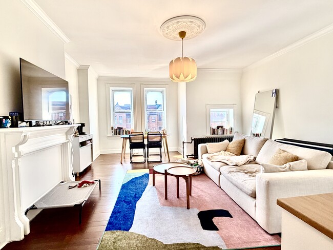 Building Photo - 2700 Saint Paul St