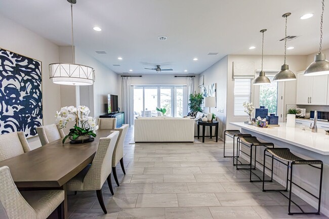 Building Photo - One Story Model Home