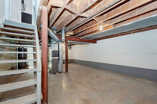 Building Photo - 640 Blenheim Rd
