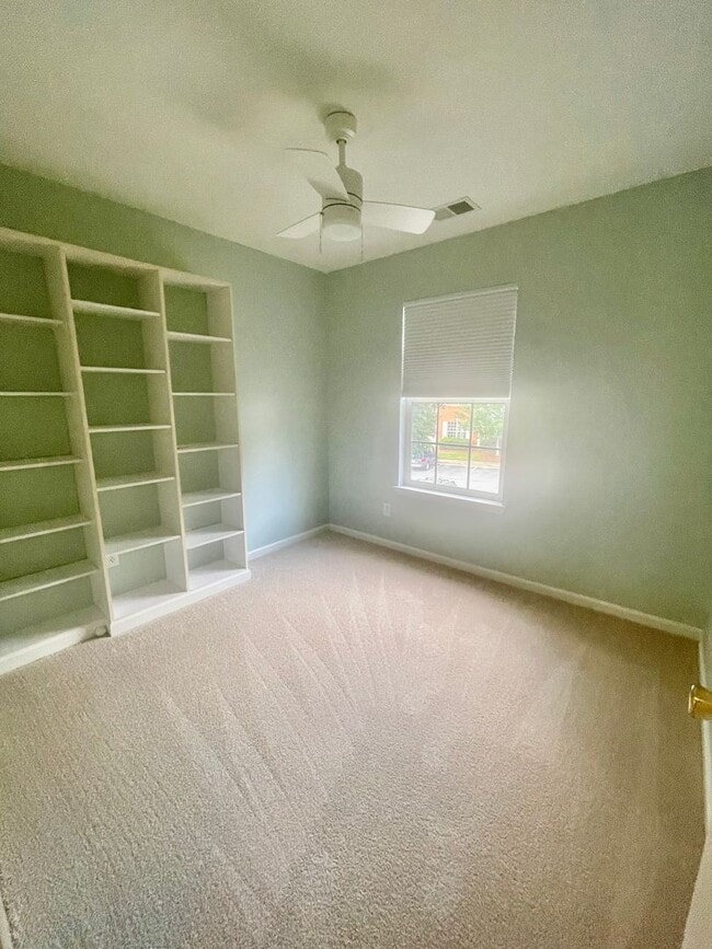 Building Photo - 6876 Rothchild Dr