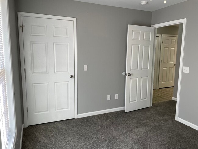 Building Photo - 3 BED, 2 BATH HOME IN SOUTHWEST SCHOOL DIS...