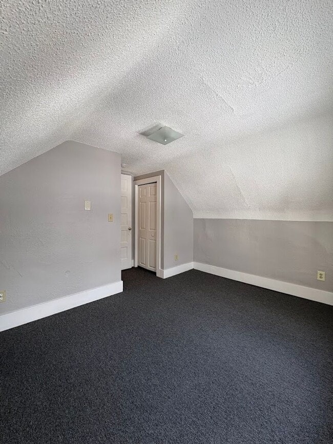 Building Photo - 729 Mallison Ave