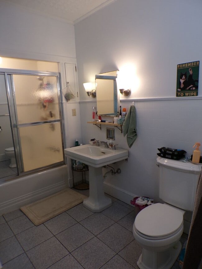 Building Photo - 66 Main St