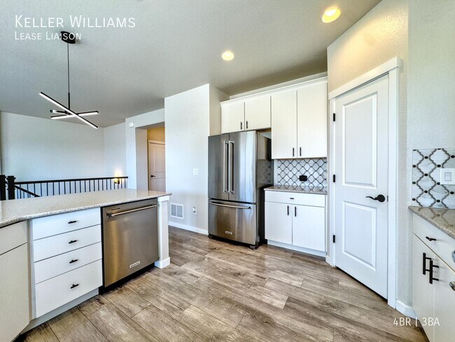 Building Photo - 9344 Beaver Brook Dr