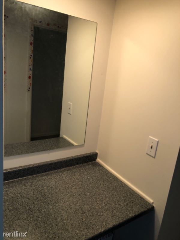 Building Photo - 2 br, 1.5 bath Condo - 1390 Golden Gate Blvd