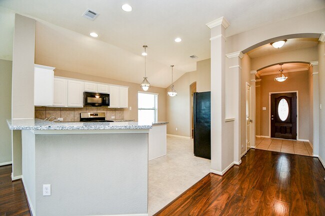 Building Photo - 2023 Manchester Crossing Dr