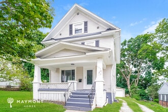 Building Photo - 788 Saxon Ave