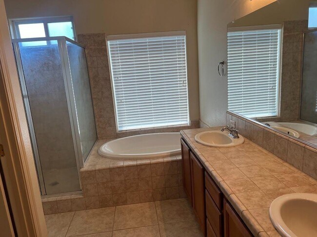 Building Photo - 1345 Florence