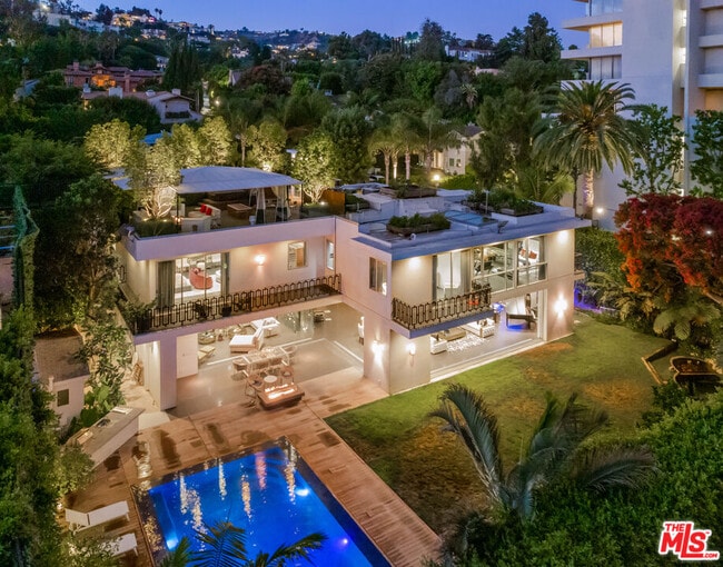 Building Photo - 1111 Sierra Alta Way