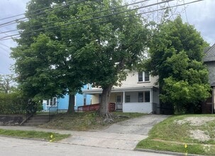 Building Photo - Newly Renovated 3 Bedroom House
