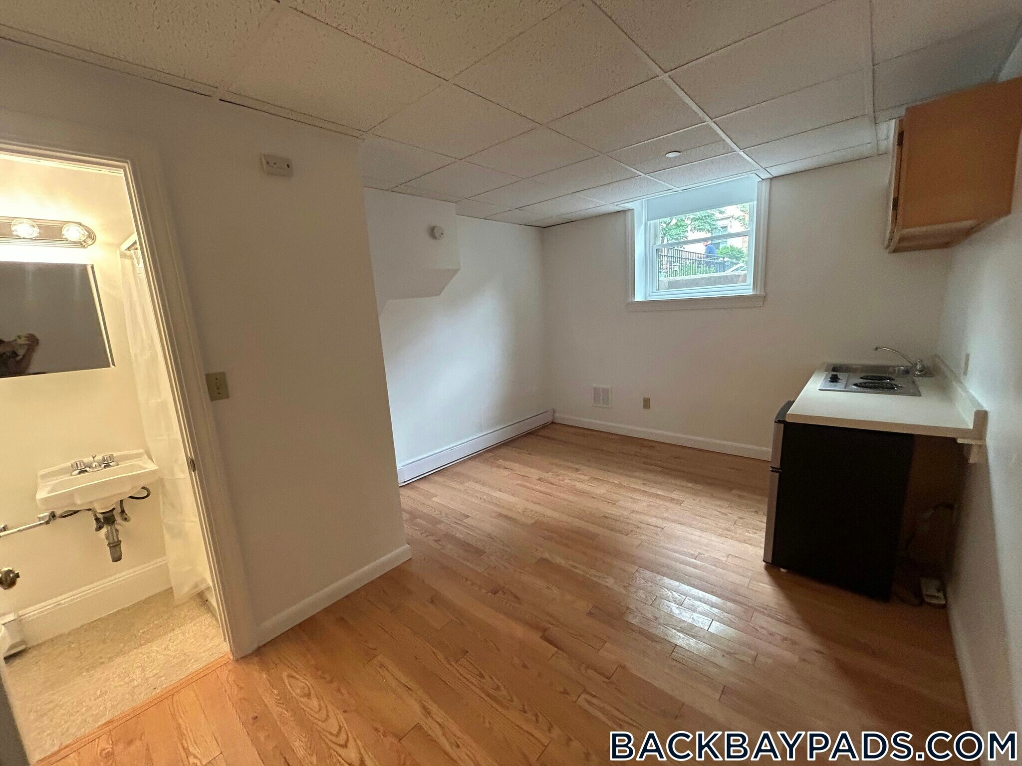 Building Photo - 405 Beacon St