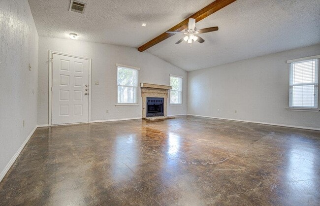 Building Photo - 12925 Covington Trail