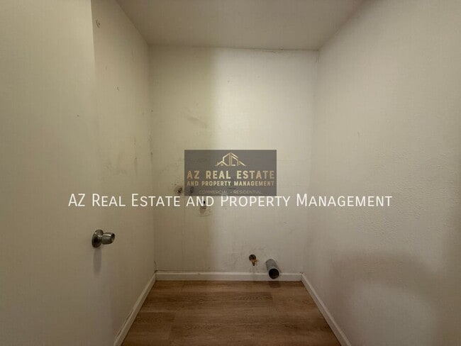 Building Photo - 1218 W Cinnabar Ave