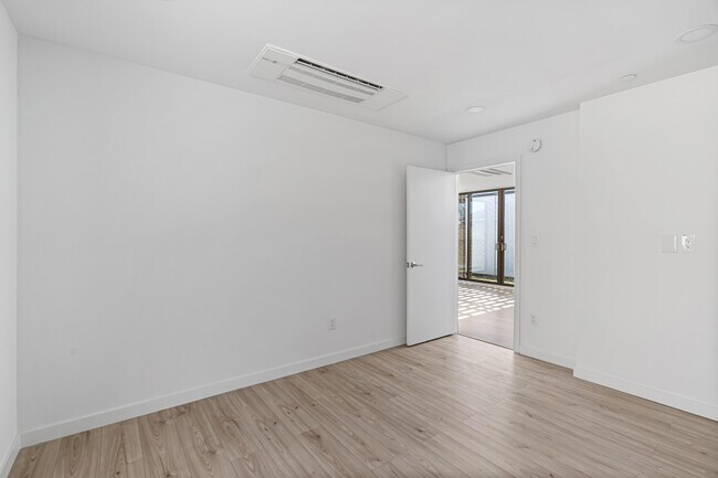 Building Photo - 13848 Scenic Crest Cir