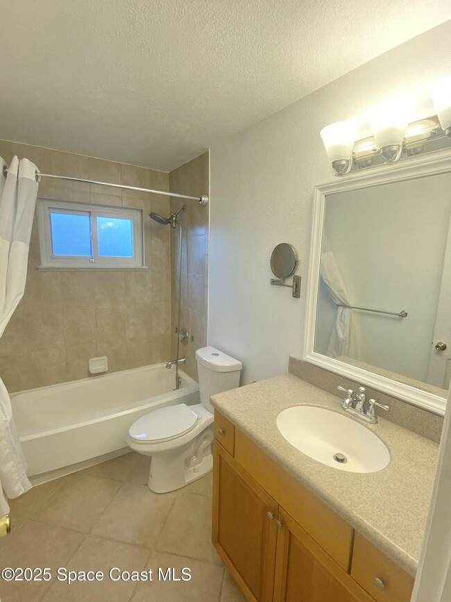 Building Photo - 784 Alcazar Ave