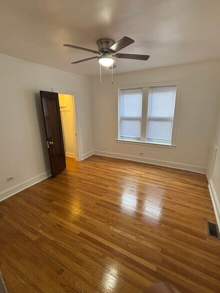 Building Photo - 7935 S Ellis Ave