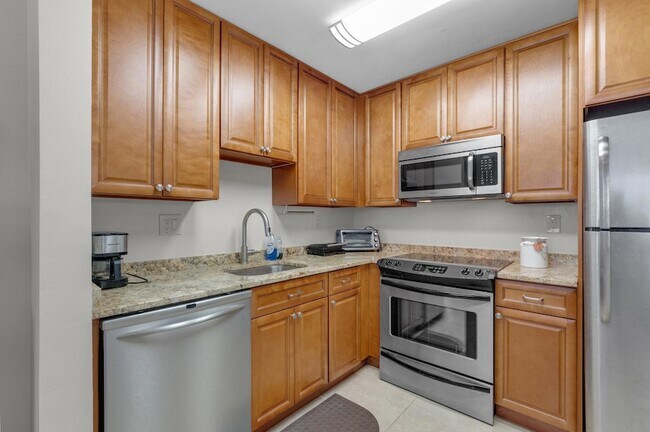 Building Photo - 392 Monaco Ct