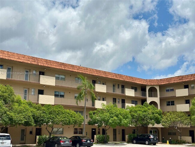 Building Photo - 6201 N Falls Cir Dr