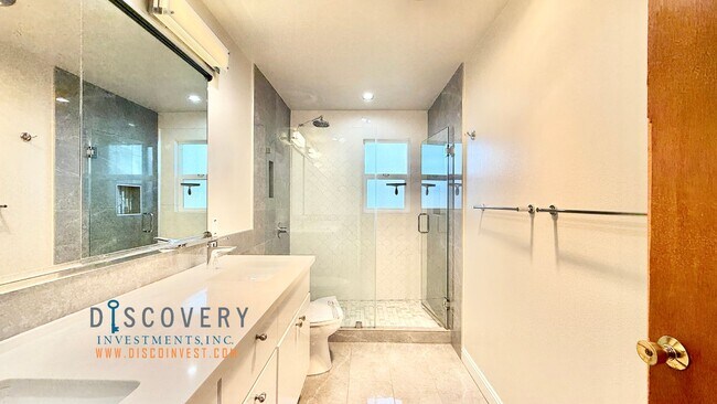 Building Photo - Mid-Century Modern 3 Bedroom Home in Montclair