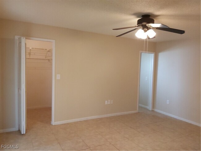 Building Photo - 3817 SE 11th Ave