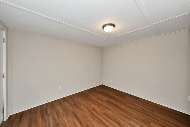 Building Photo - Newly Renovated Beauty in Pinson!