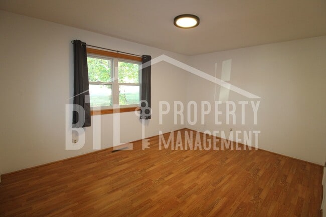 Building Photo - Charming 3-Bedroom Home in Branson – Great...
