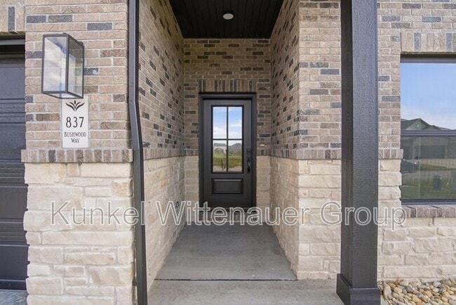 Building Photo - 837 Bushwood Way