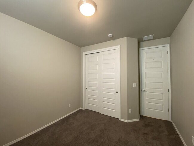 Building Photo - Single story 4BR/2Bath/Open Floor Plan/1907 Sqr Ft