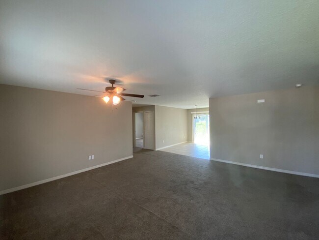 Building Photo - 16618 SW 31st Cir