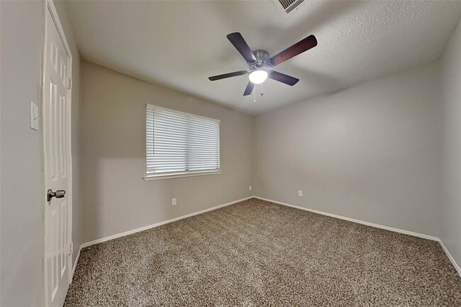Building Photo - 9903 Jockey Club Dr