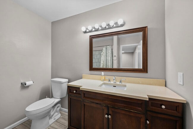 Building Photo - 5353 Wright Way S