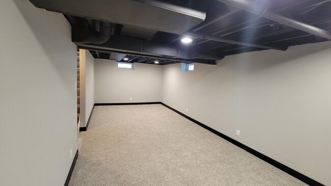 Building Photo - 3643 E Van Norman Ave