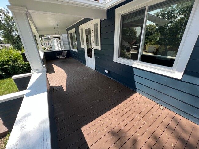 Building Photo - Charming 3BR Home close to Benson/Dundee