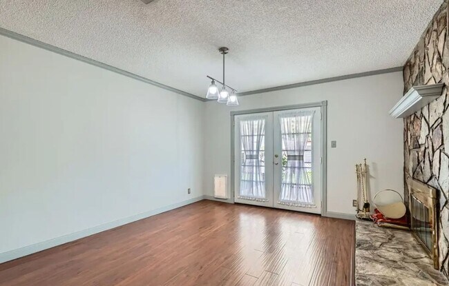 Building Photo - A fantastic  single-story home with a priv...