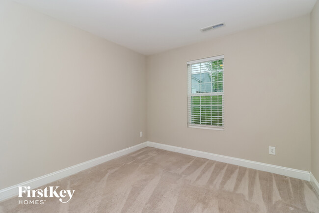 Building Photo - 2065 Samantha Dr