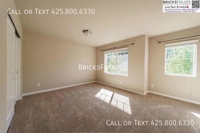 Building Photo - 10626 Eastridge Dr NE