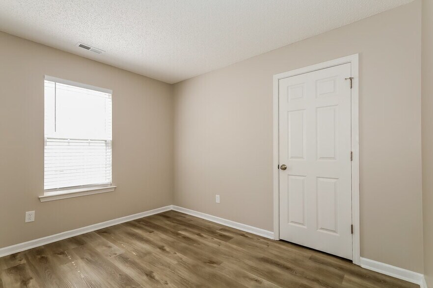 Building Photo - 3031 Salmon River Dr