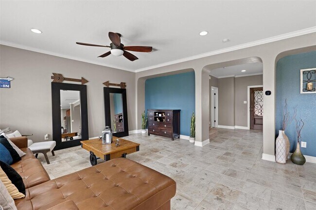 Building Photo - 313 Grand Jct Trail