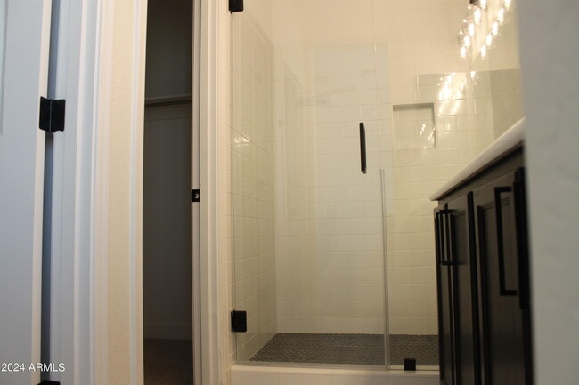 Building Photo - 739 W Dana Dr