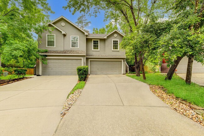 Primary Photo - Stylish Woodlands Home Steps from H-E-B & ...
