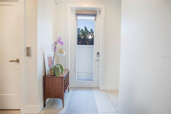 Building Photo - 536 4th Ave S