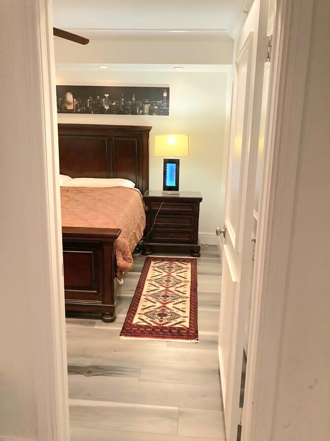 Building Photo - 3020 NE 32nd Ave