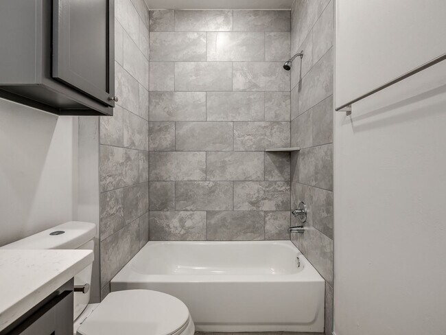 Building Photo - Beautiful New 3-Bed Duplex – Pet Friendly
