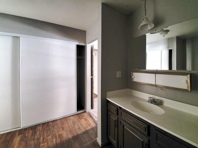Building Photo - 4640 Koval Ln