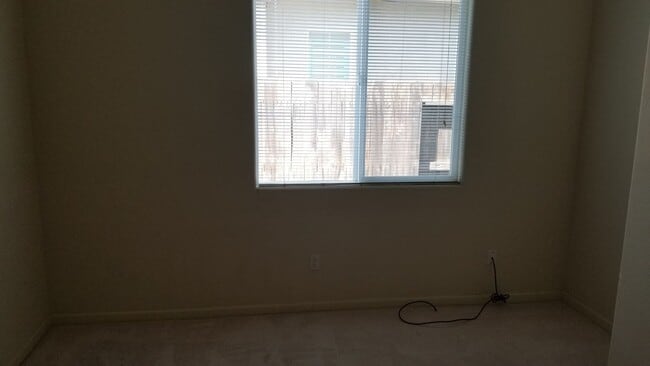 Building Photo - Beautiful Rental Home