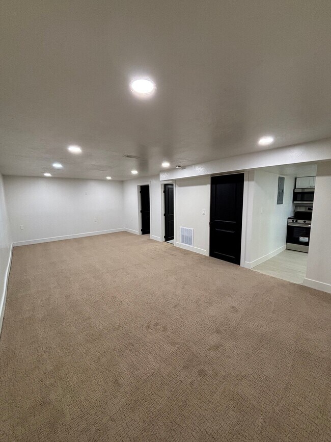 Building Photo - 7408 S Ramanee Dr