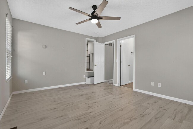 Building Photo - 9166 Windy Creek Dr