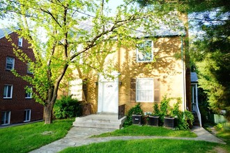 Building Photo - 7905 Flower Ave