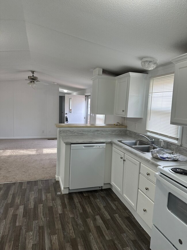 Building Photo - 43665 Pump House Ln