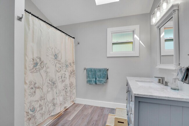 Building Photo - 600 Xanadu Pl